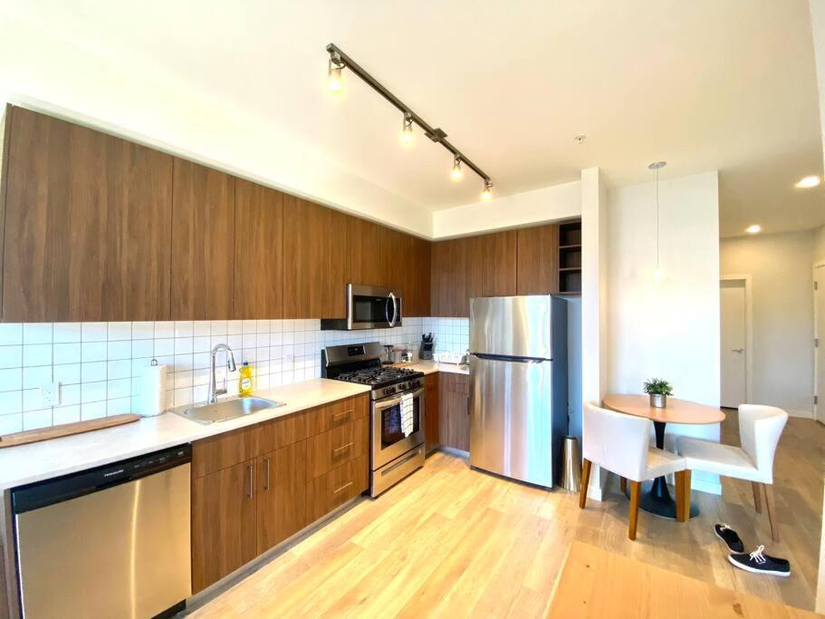 Lovely Brand New Condo Sidney Luaran gambar