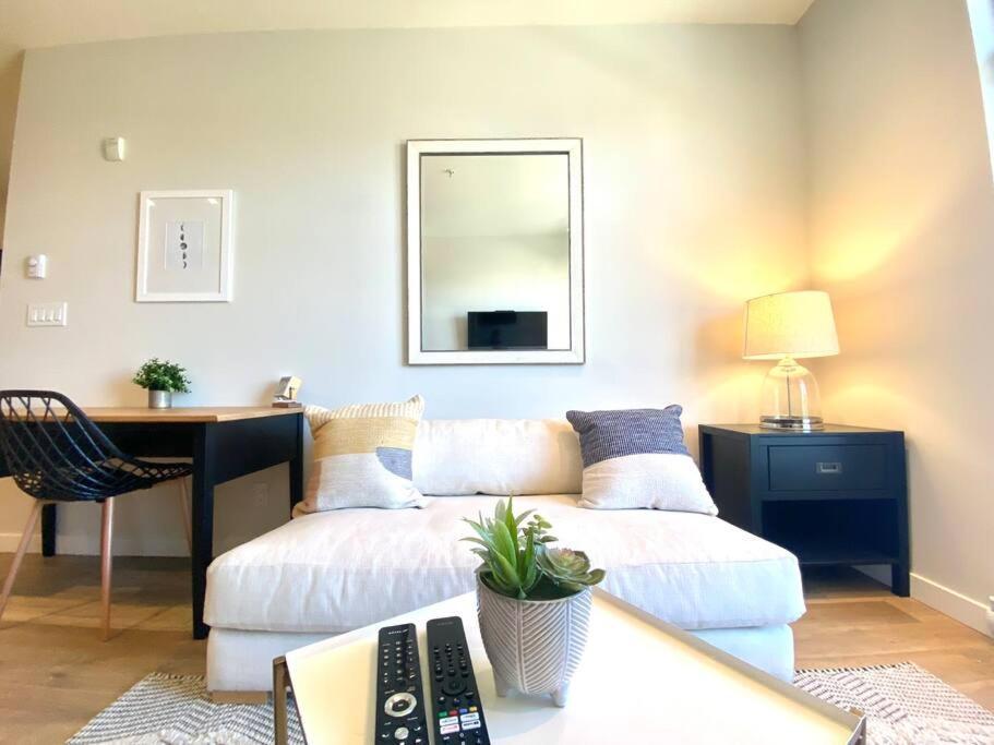 Lovely Brand New Condo Sidney Luaran gambar